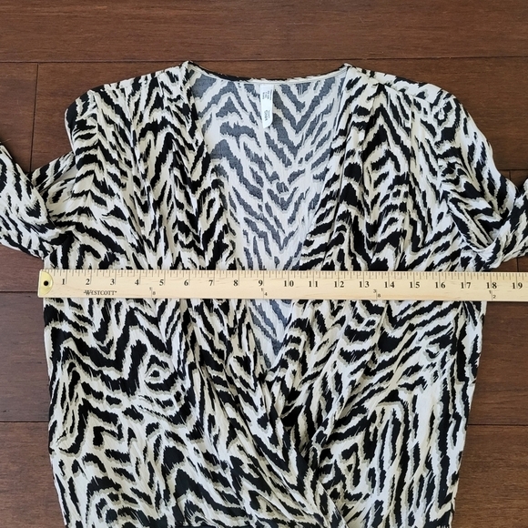 MNG Mango Zebra Animal Print Long Sleeve Surplice Front Bodysuit Women's Size 2 - Picture 8 of 10